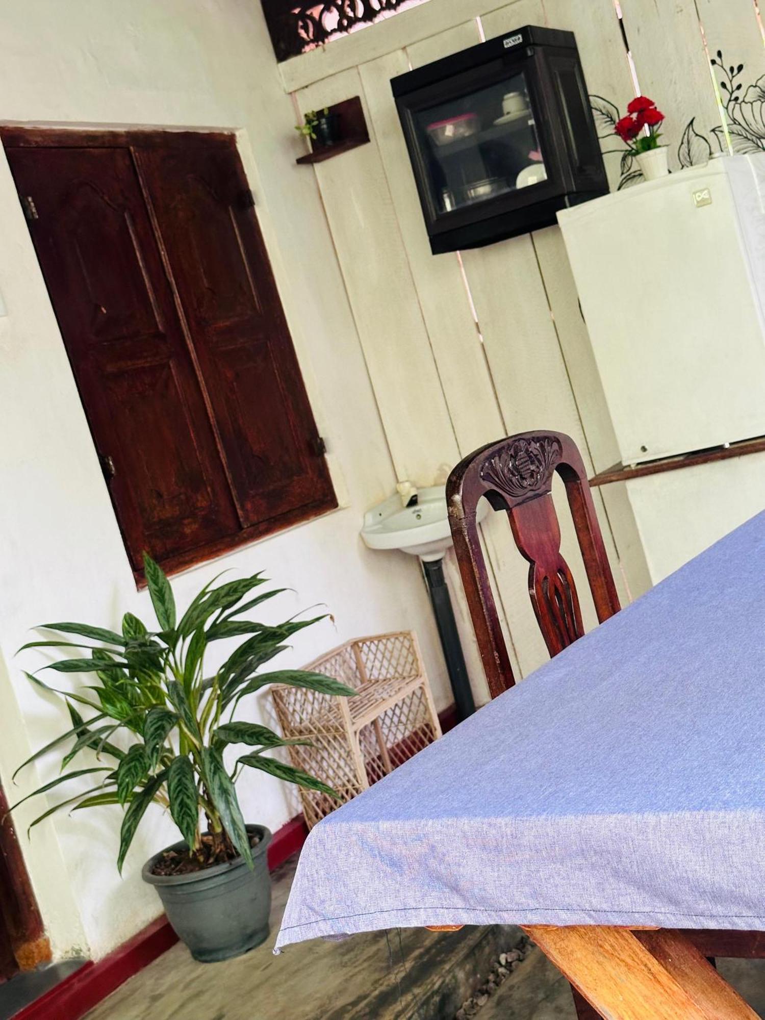 Venora Hiriketiya Bed & Breakfast Dickwella Exterior photo